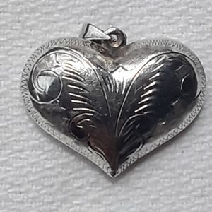 Vintage Puffed / Etched  Silver Heart Pendant